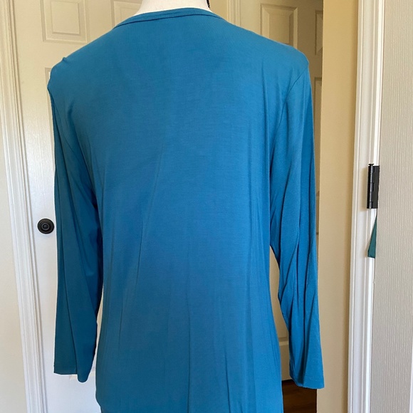 YALA cross over tunic top - Picture 2 of 5